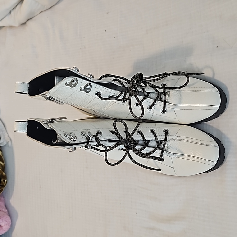 Women's boots